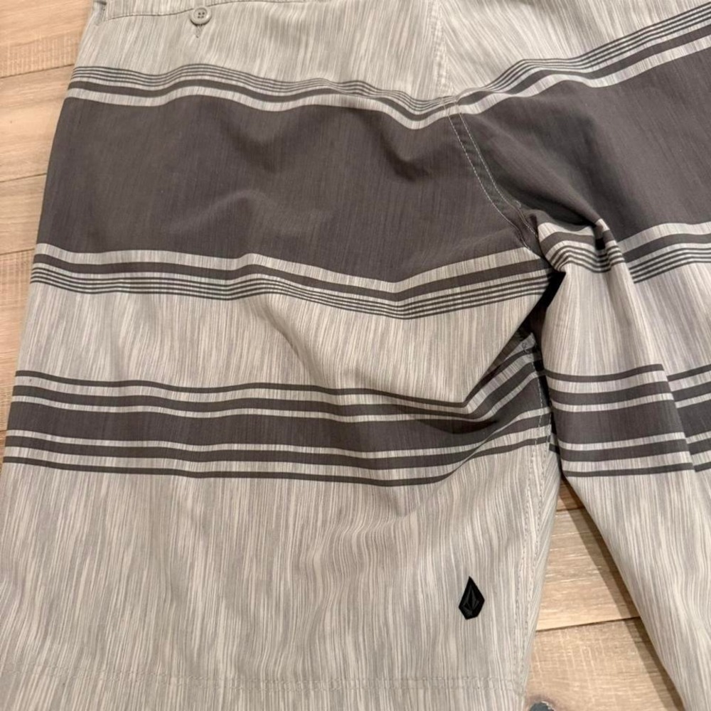 2000s Volcom brown striped board shorts Sz 38  #surf #beachwear - Picture 6 of 7